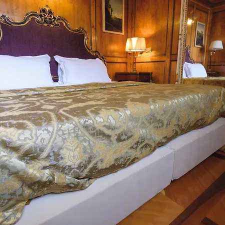 Gasthof Palazzo Ca' Bernardo By Francesco Molon 4*
