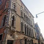 Palazzo Ca' Bernardo By Francesco Molon Guest house 4*