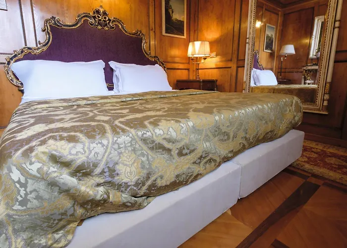 Gasthuis Palazzo Ca' Bernardo By Francesco Molon 4*