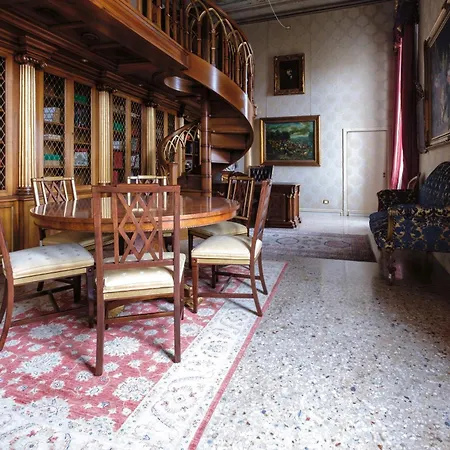 Palazzo Ca' Bernardo By Francesco Molon 4*