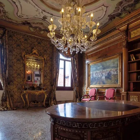 Palazzo Ca' Bernardo By Francesco Molon Πανσιόν Βενετία