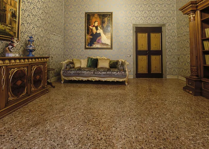 Palazzo Ca' Bernardo By Francesco Molon