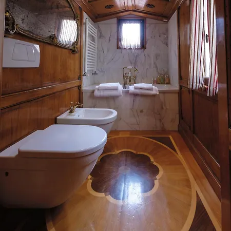 Palazzo Ca' Bernardo By Francesco Molon 4*