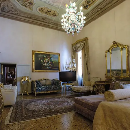 Palazzo Ca' Bernardo By Francesco Molon