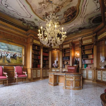 Gasthof Palazzo Ca' Bernardo By Francesco Molon 4*